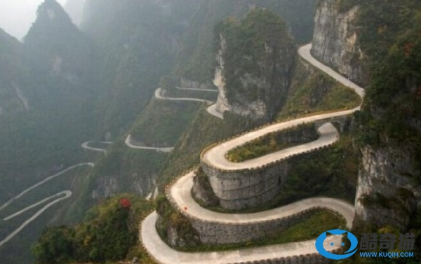 中国十大最美自驾公路排名：据说到西藏的游客都是为了看公路两旁的风景