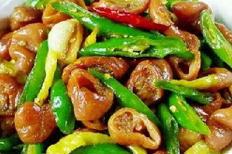 川菜辣椒炒大肠的做法 辣椒炒大肠怎么做好吃